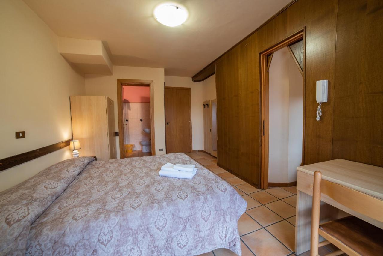 Dimora Fresilia Casa Vacanze Opi Eksteriør billede