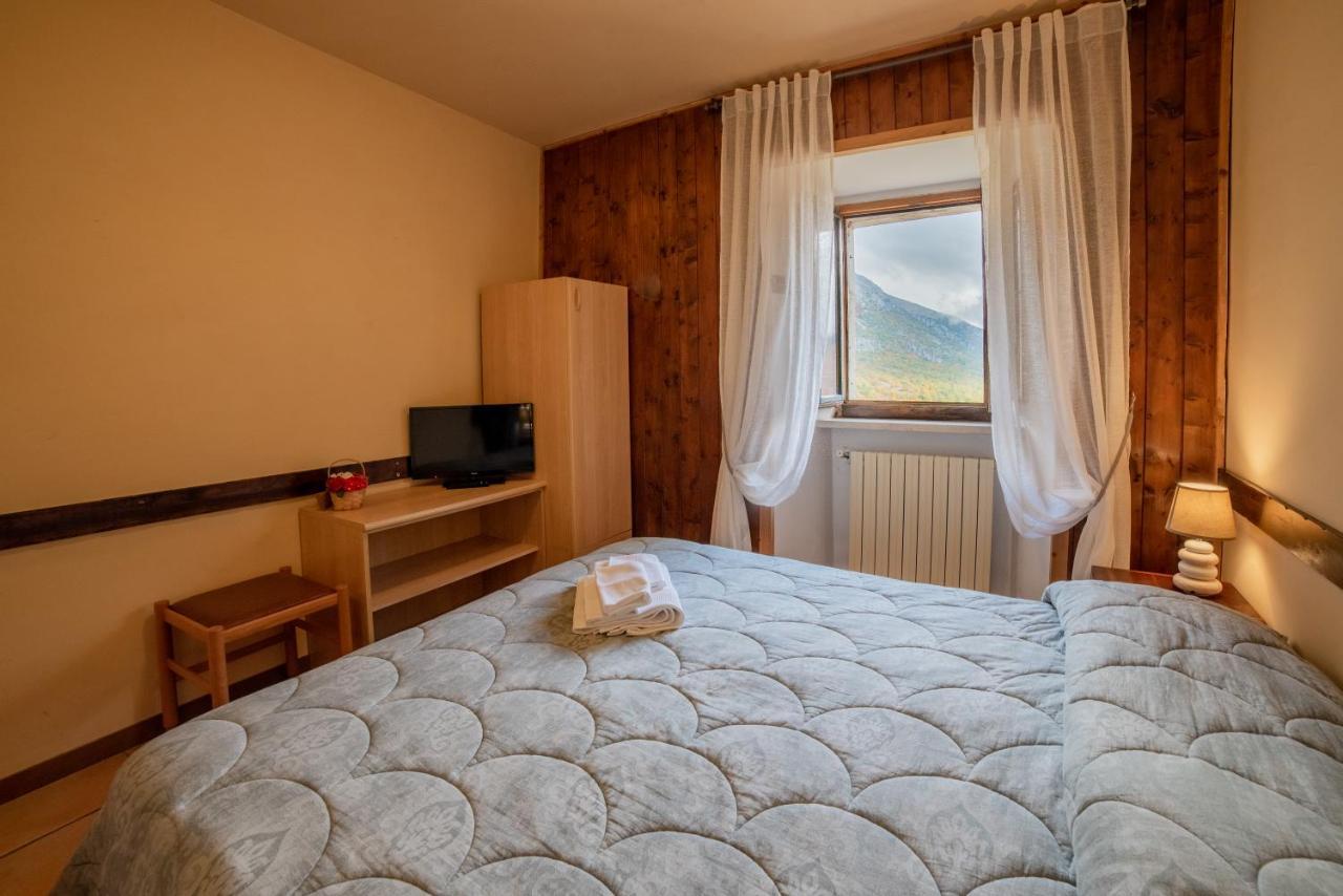 Dimora Fresilia Casa Vacanze Opi Eksteriør billede